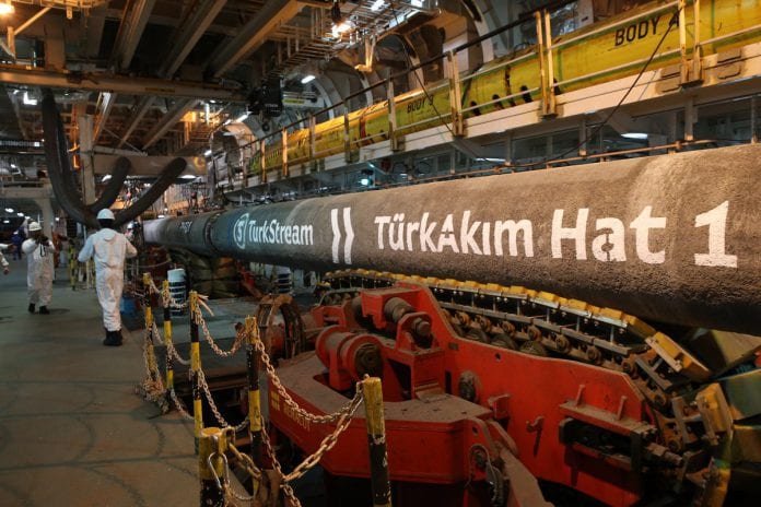 TürkAkım Doğalgaz Boru Hattı Projesi'nin Son Kaynağı Denize İndirildi