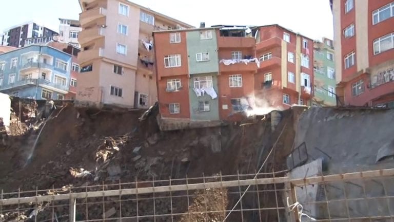 Başlıca Risk Bölgesinde Yer Alan Şehirler ve En Çok Riskli Binaların Olduğu İller Açıklandı