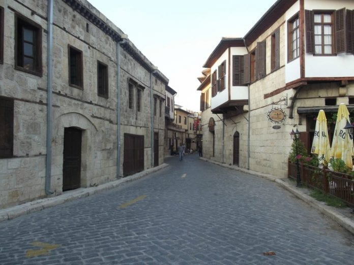 Tarihi Evlerden 7 Butik Otel Çıkacak