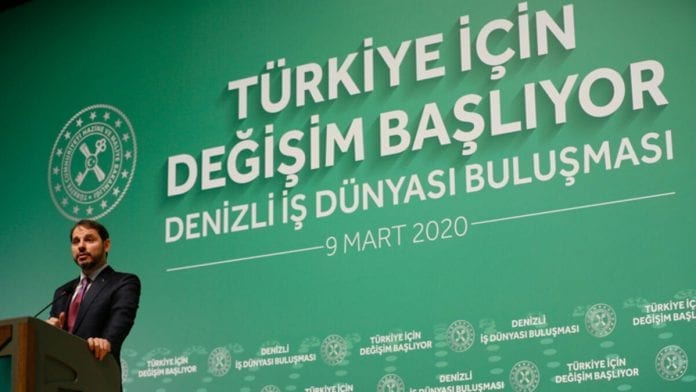 Hazine ve Maliye Bakanı Berat Albayrak’tan Otoyol ve Tekstil Paketi Müjdesi