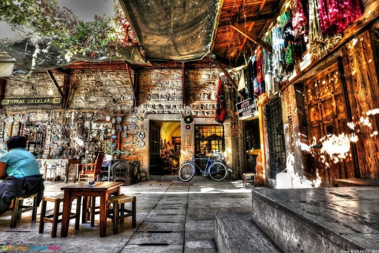 İzmir'in tarihi Kemeraltı Çarşısı, UNESCO Dünya Mirası Geçici Listesi'nde