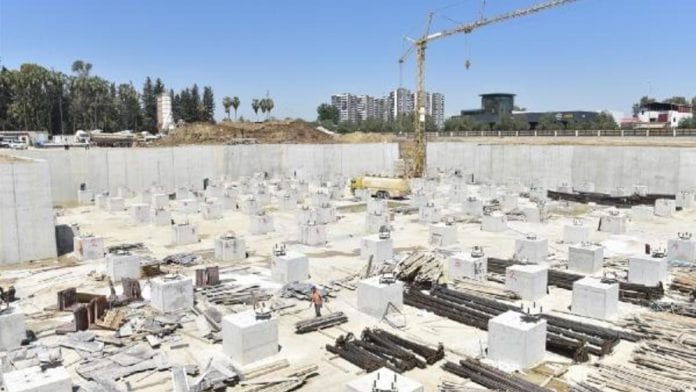 Güney Seyhan Devlet Hastanesi'nde İnşaat Sürüyor