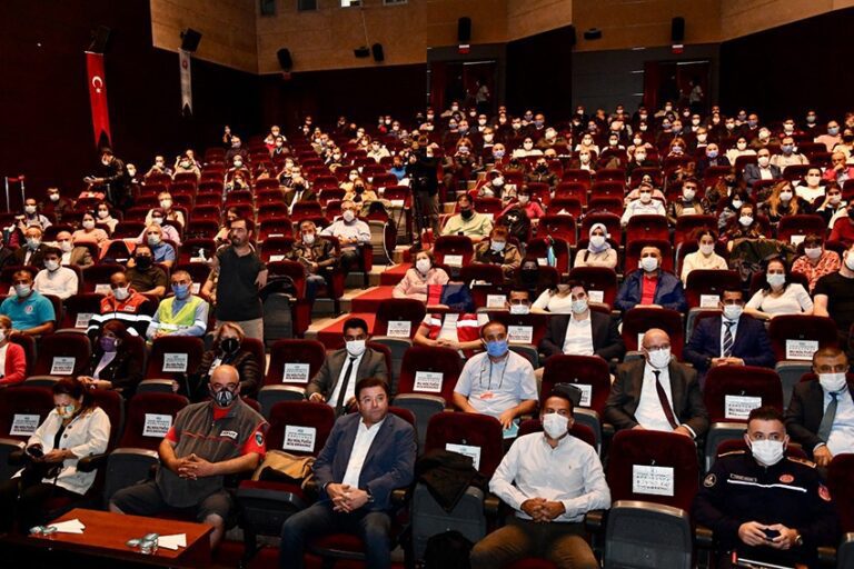 İstanbul Maltepe’de Deprem Bilinçlendirme Seminerleri Başladı