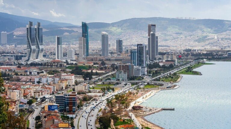 İzmir’de Ulaşım İhalesi Tamamlandı