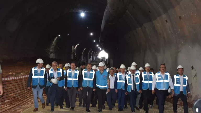 T04 Tüneli’ne Işık Görme Töreni Düzenlendi