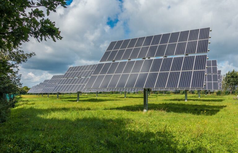 Diyarbakır’da Bir Okul Güneş Enerjisi Paneli İle Kendi Enerjisini Üretecek