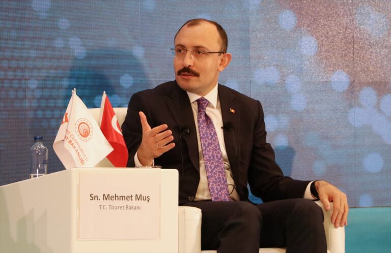 Ticaret Bakanı Muş, Türkiye İhracat Seferberliği Zirvesi’nde Konuştu