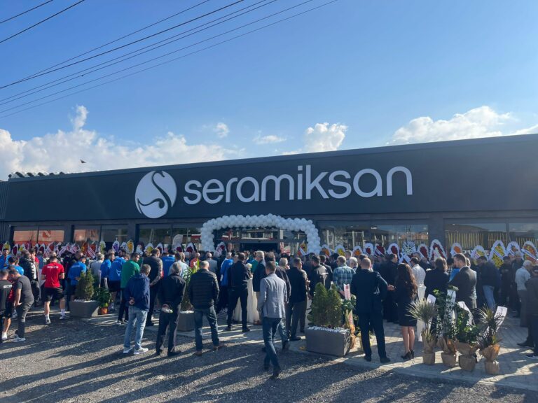 Seramiksan Düzce’deki Yeni Bayisi Kapoğlu Yapı ile Bayi Ağını Genişletiyor