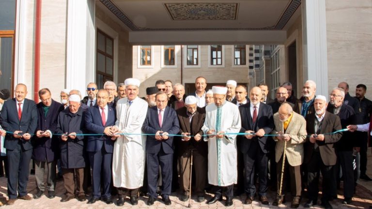 Nurullah Fatmatü-z Zehra Eken Cami Açıldı