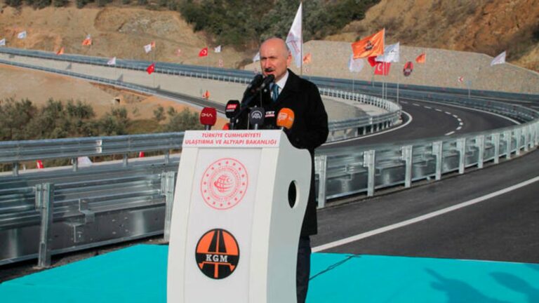 Bakan Karaismailoğlu: ‘’Dünyayı Türkiye’ye Bağladık’’