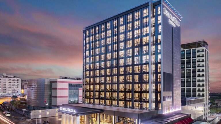 23 Yeni Otel Yolda