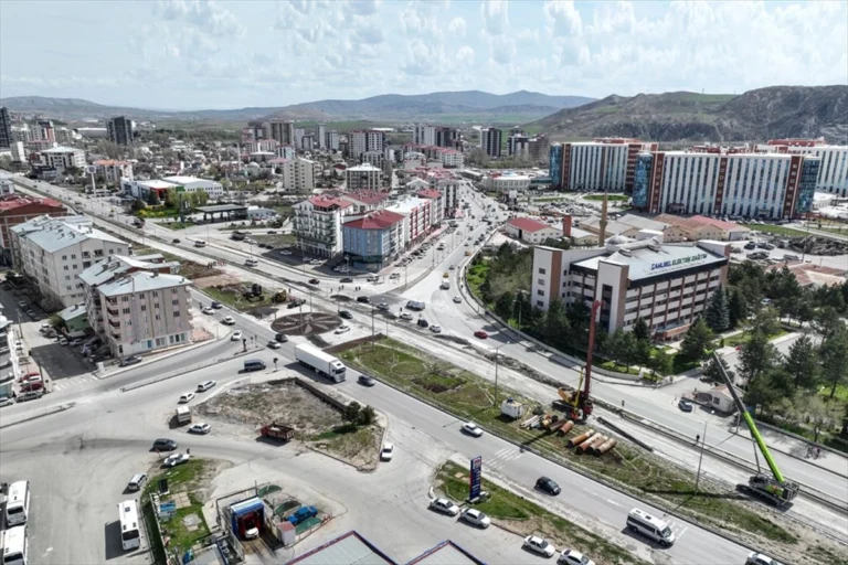Sivas’ta Hastane Yolu Köprülü Kavşak Projesinin İnşaatı Başladı