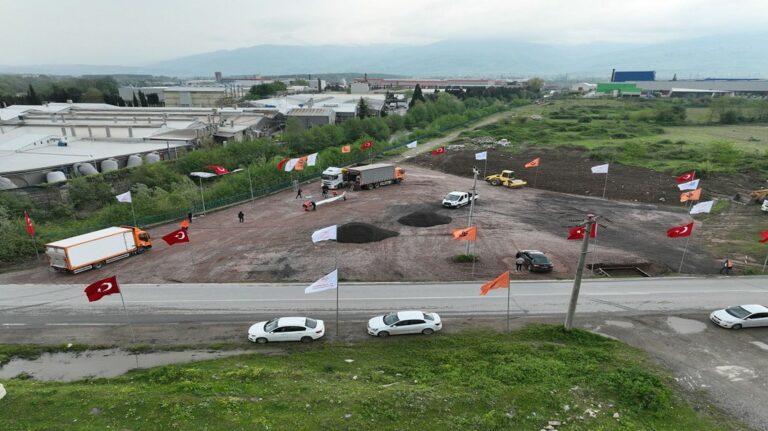 Kozluk Köprülü Kavşağı ve Karapürçek-Akyazı İl Yolu Projesinin Temeli Atıldı