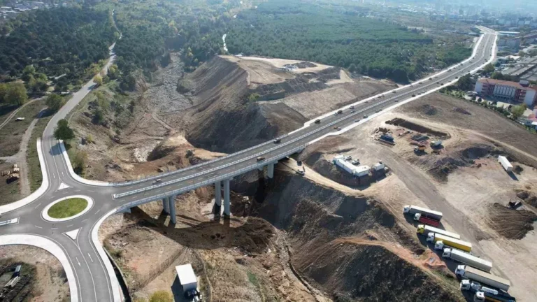 Balıklıdere Köprüsü İnşaatı Devam Ediyor