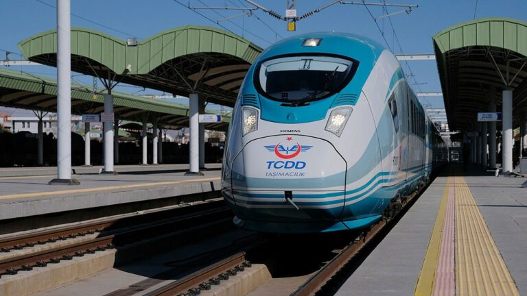 Başkan Karaismailoğlu: ‘’Ankara-İzmir Arası 3,5 Saate Düşecek’’