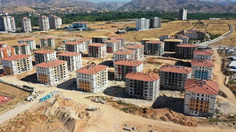 Yakınca TOKİ Konutları Projesinde İnşaat Çalışmaları Hız Kazandı