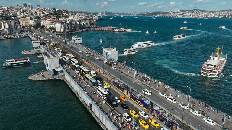 Galata Köprüsü’nde Yenileme Çalışmaları Sona Erdi