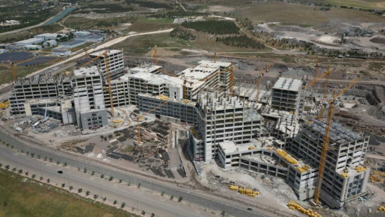 Şanlıurfa’da Bin 700 Yataklı Hastane İnşaatı Sürüyor