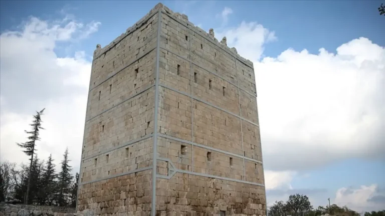 Mersin’deki 2 Bin 400 Yıllık Kule Restore Edildi