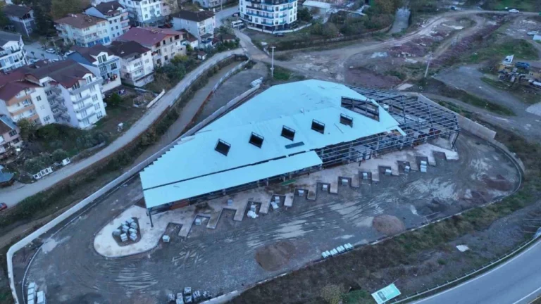 Gölcük’te Yeni Şehirlerarası Otobüs Terminali İnşaatı Devam Ediyor