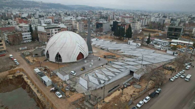 Adıyaman Kent Meydanı Proje Çalışmaları Yeniden Başladı