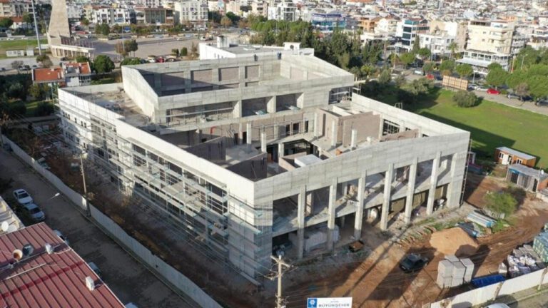 Didim Kültür Merkezi İnşaatı Devam Ediyor