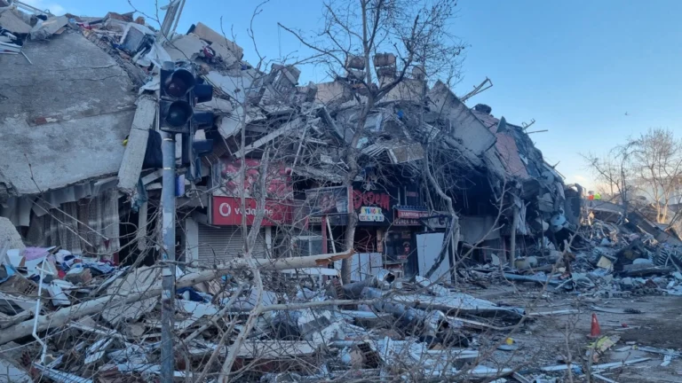 Yeniden İmar ve İnşa Projeleri Finanse Ediliyor