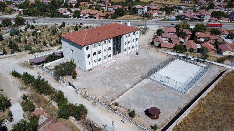Afyonkarahisar’da 26 Okul Projesinde Çalışmalar Sürüyor
