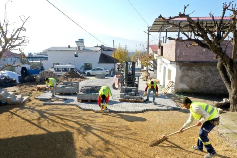 Aydın, Buharkent’te Yol Çalışmaları Sürüyor