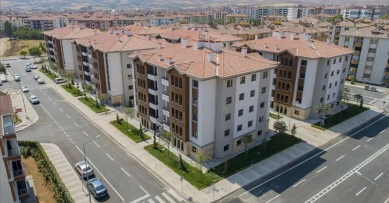 Bakan Özhaseki: “200 Binden Fazla Konutun İnşaatı Devam Ediyor “