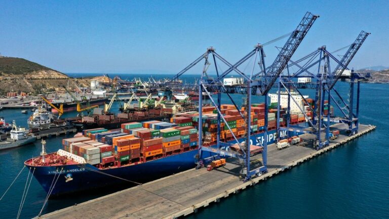 Dış Ticaret Açığı Şubat’ta Yüzde 44,2 Azaldı