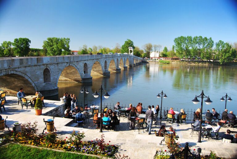 Edirne Belediyesi 2 Otel Arazisini Satışa Çıkardı