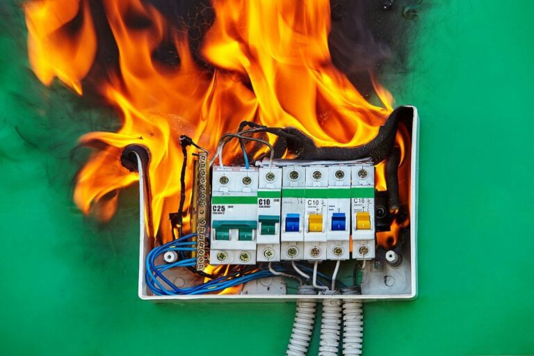 Elektrik Teknisyenleri Odası Uyarıyor: “Elektrik Yangınları Ansızın Gelir”