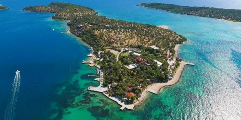 İzmir’in Maldivleri ‘Garip Adası’ Hangi İnşaat Şirketine Satıldı?