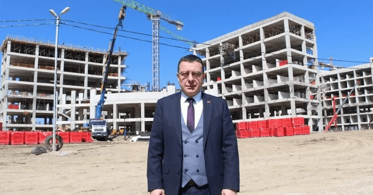 Trabzon Şehir hastanesi inşaatı yükseliyor! Bu yıl sonunda açılacak: “Depreme karşı 762 sismik izolatörle korunacak”