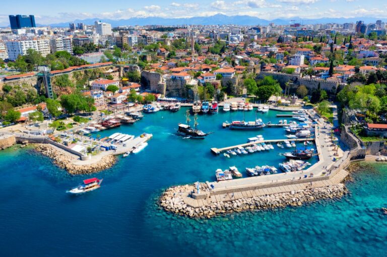 Akdeniz Bölgesi, 27.689 yatak kapasitesine sahip 69 yeni otel projesi ile cazibe merkezi olmaya devam ediyor