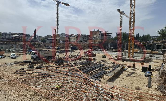 Grand İsias Oteli’nin yıkıldığı alanda “Yeni Çarşı Projesi” yapılıyor
