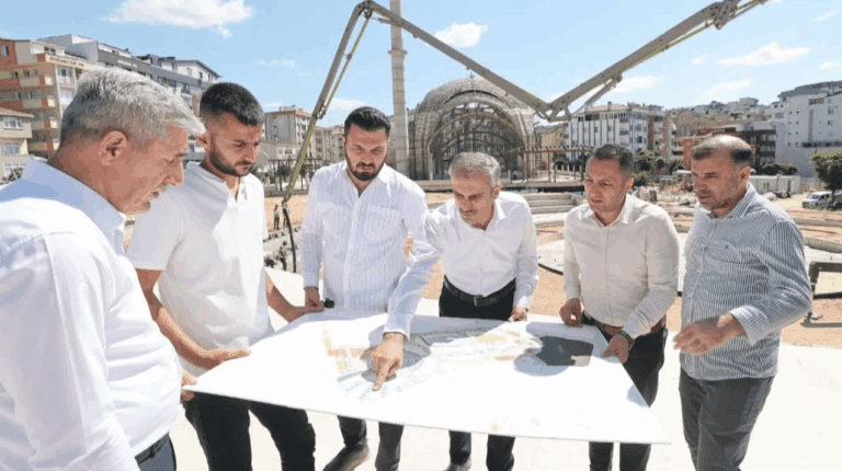Kocaeli Çayırova Kent Meydanı’nda çalışmalar devam ediyor