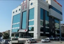 İnciraltı’ndaki AVM ve Otel Binası Yıkılıyor, Yerine Tam Teşekküllü Hastane Geliyor