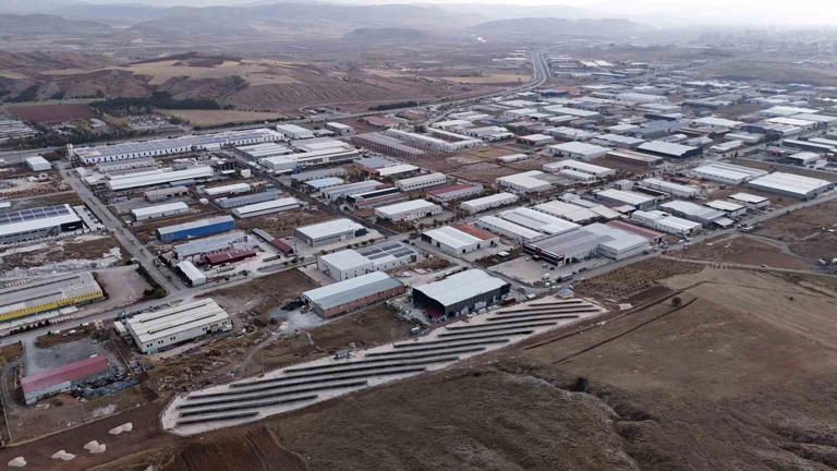 OSB’nin enerji ihtiyacının yüzde 30’u güneşten karşılanıyor Sivas 1. Organize Sanayi Bölgesi, 2. Etap GES Projesini hayata geçirdi