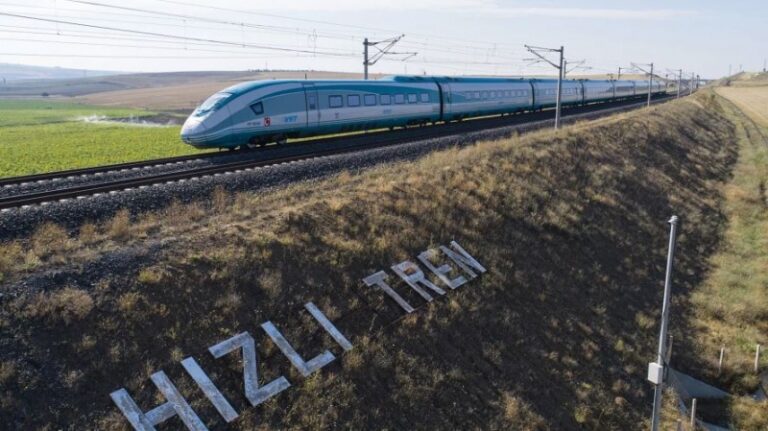 AYGM Aksaray-Ulukışla-Yenice Kesim-3 Yüksek Standartlı Demiryolu Hattı Yapımı için Sözleşme İmzaladı
