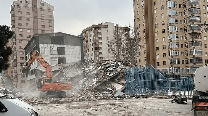 Kayseri’nin ünlü okulunun yeniden yapımı için sözleşme imzalandı: İnşaat başlıyor!