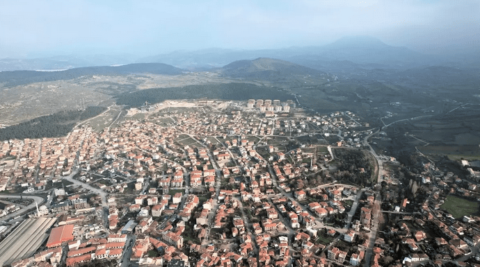 Sındırgı’daki konut projelerinin inşası sürüyor