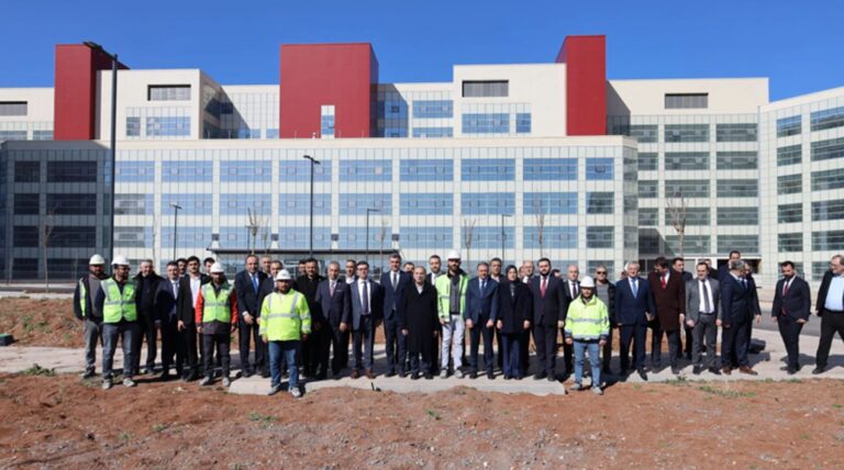 Şanlıurfa Şehir Hastanesi İnşaat Alanında İnceleme