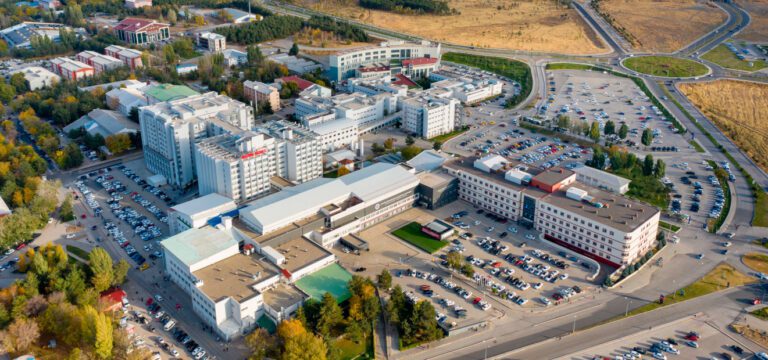 Atatürk Üniversitesi Araştırma Hastanesi Ek Hizmet Binası Uygulama Projeleri ve Doküman Hazırlanması için Ön Yeterlik İlanı Yayımladı