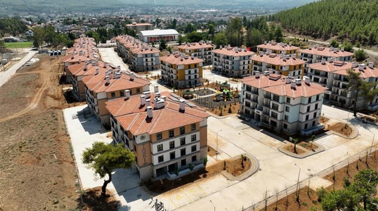 500 Bin Konut İçin Kritik Açıklama: Bakan Kurum Teslim Tarihini Duyurdu