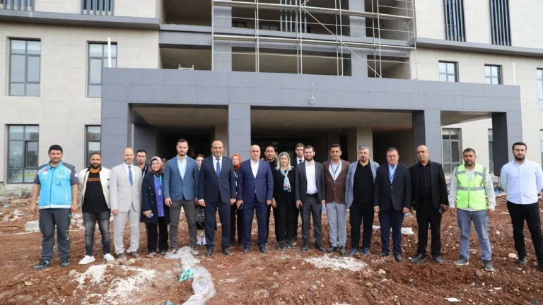 Viranşehir’de 200 yataklı hastane inşaatında son durum incelendi